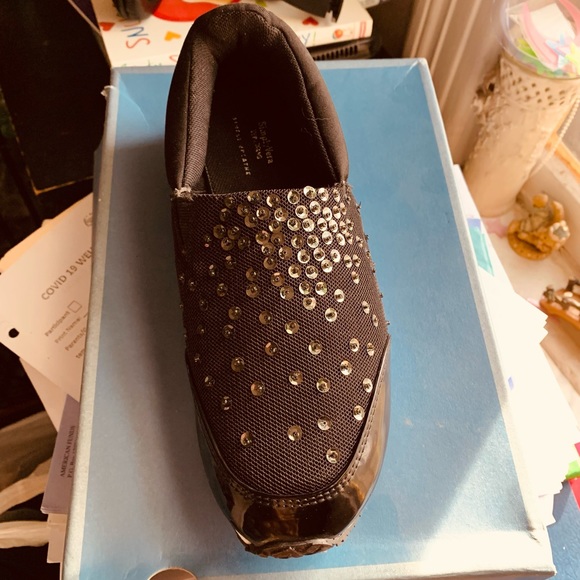 Simple Vera Wang Black Embellished Walking Sneakers 7 - Picture 3 of 8